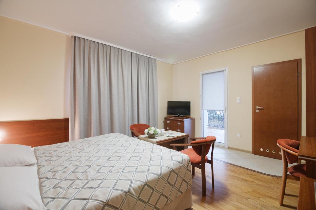Pensjonat Tadeusz I Apartamenty W Darlowku 达洛科 外观 照片