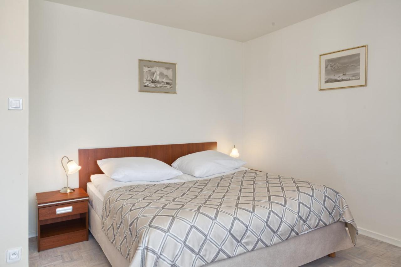 Pensjonat Tadeusz I Apartamenty W Darlowku 达洛科 外观 照片