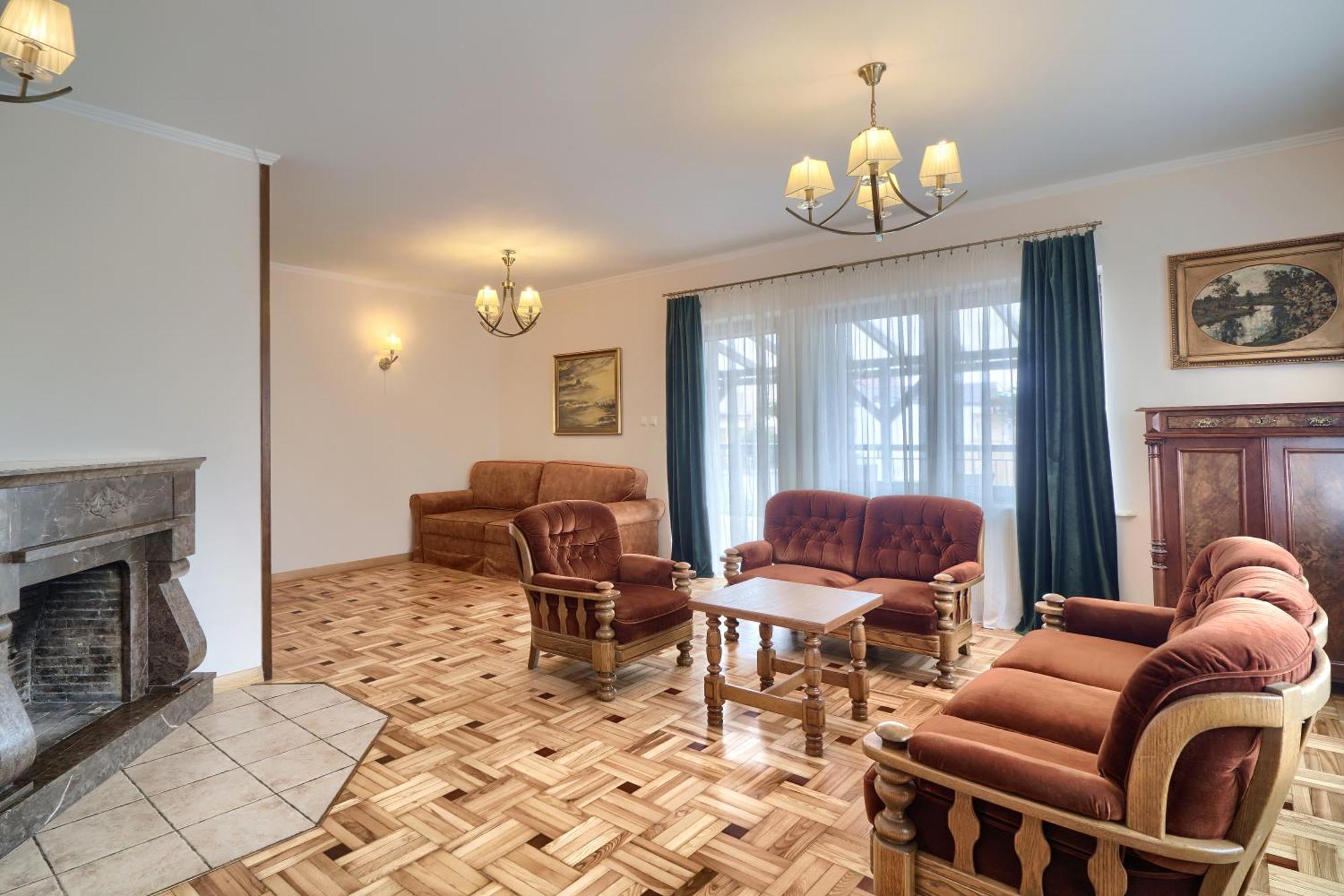 Pensjonat Tadeusz I Apartamenty W Darlowku 达洛科 外观 照片