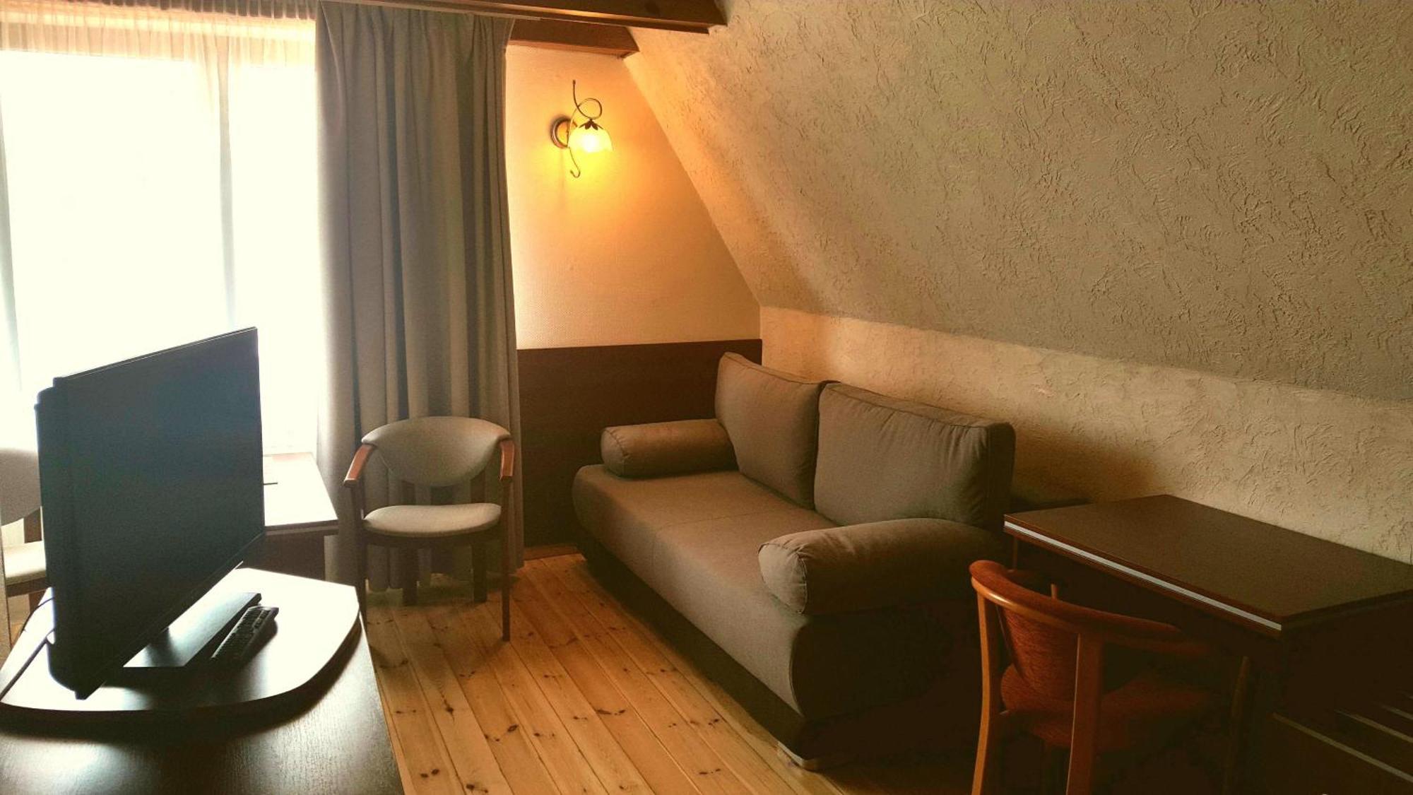 Pensjonat Tadeusz I Apartamenty W Darlowku 达洛科 外观 照片
